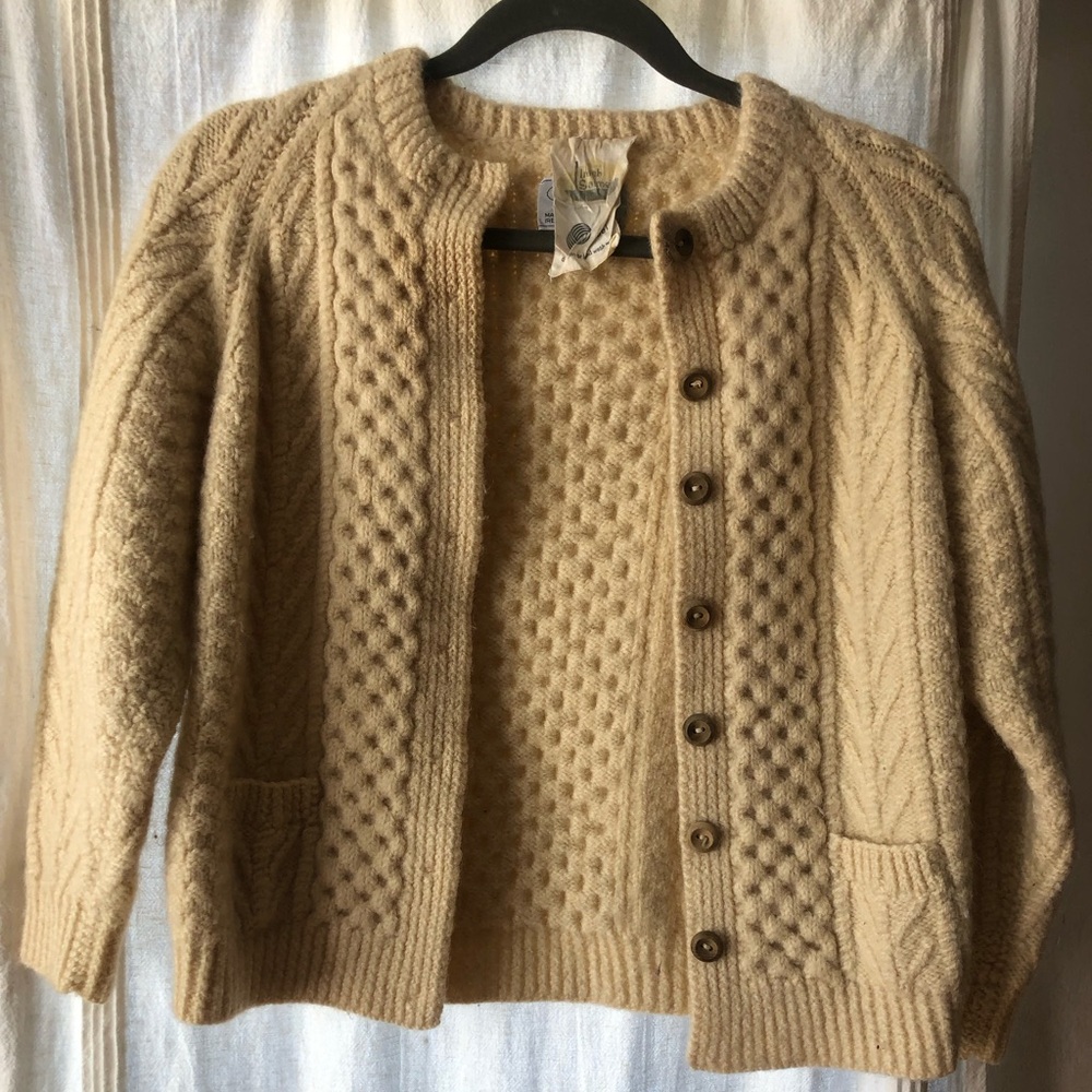 Inis 100% Wool sweater, EUC , smoke free home!